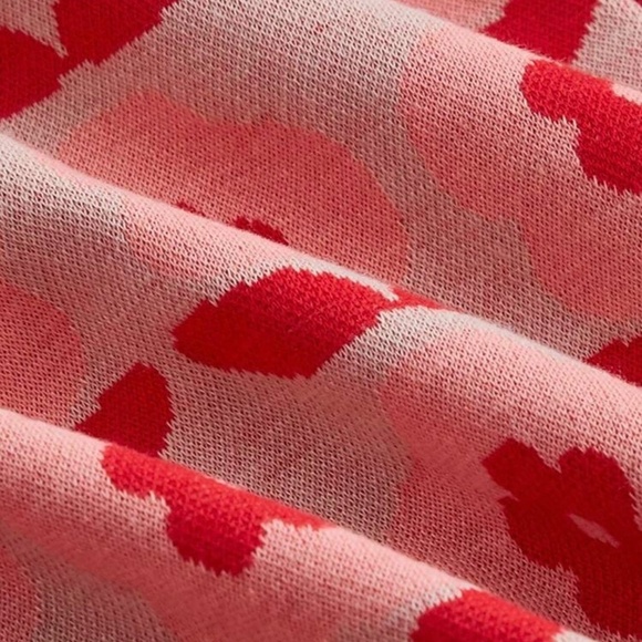 Vintage-Inspired Floral Knit Dress – Size Medium – Perfect for Any Occasion! 🌸✨ - Picture 3 of 3